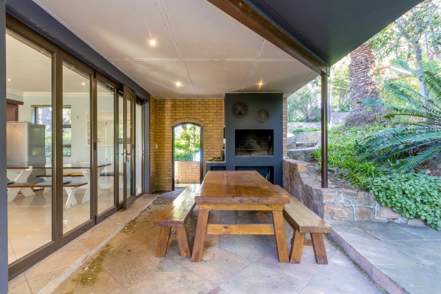To Let 4 Bedroom Property for Rent in Tamboerskloof Western Cape